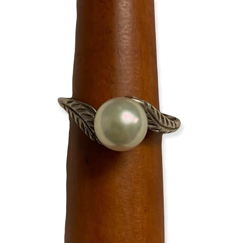 Silver Pearl Ring